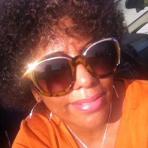 Meet your Posher, Sandra